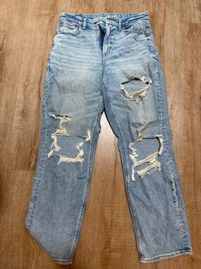 Light Blue Distressed women’s Jeans